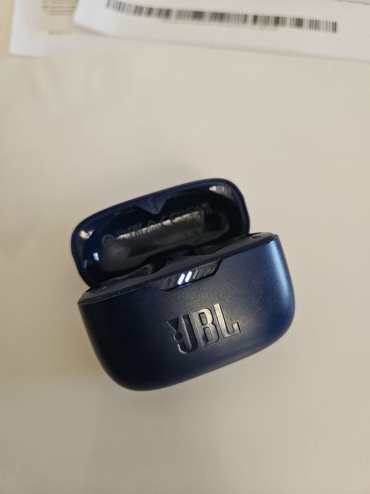 Etui ładujące do JBL Tune 230NC