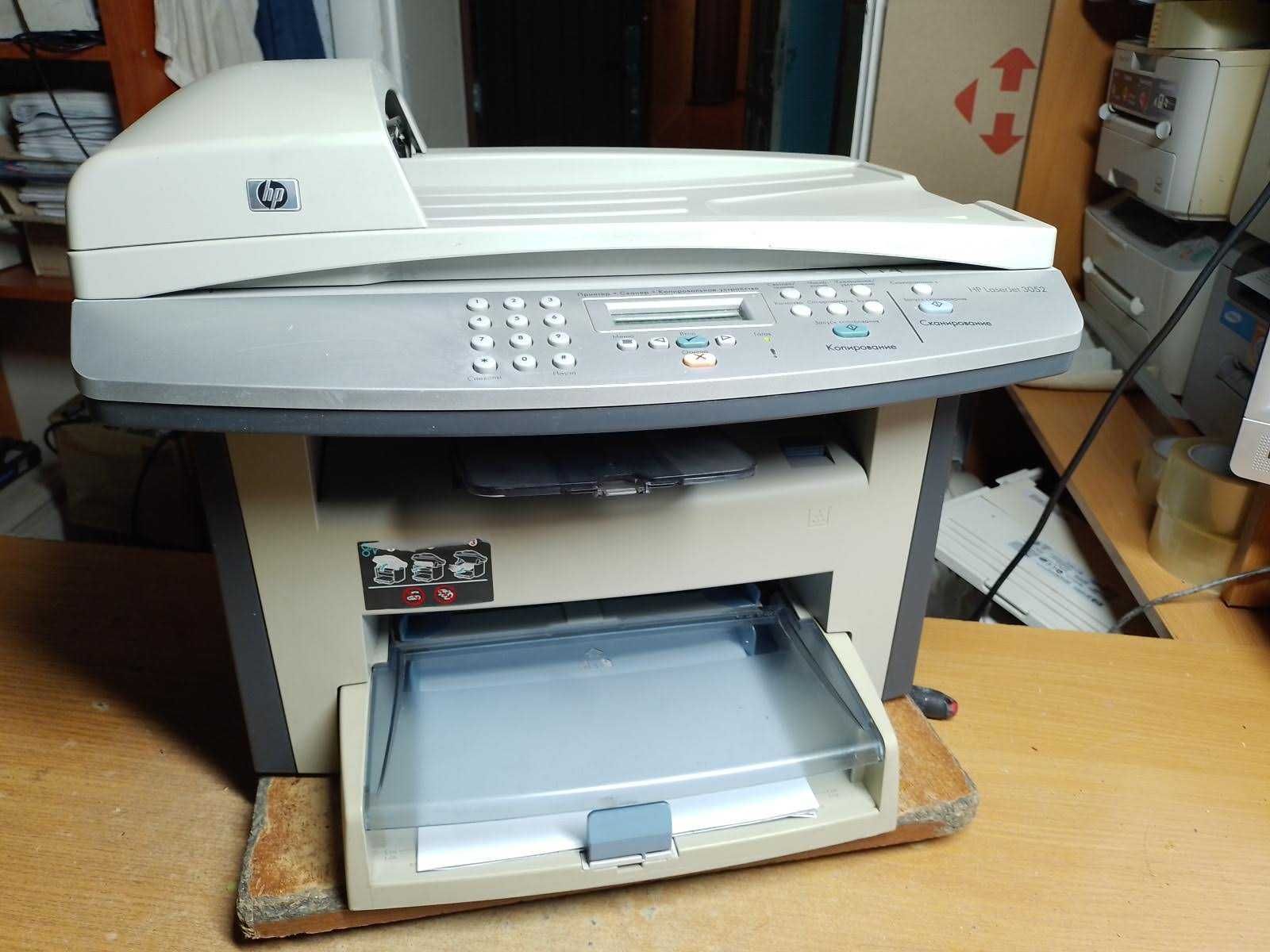 Лазерний БФП HP LaserJet 3052 (принтер/сканер/копір) мережевий