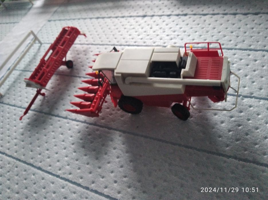 Колекційна модель комбайна клас  лексіон480  модель 1:87кібрі