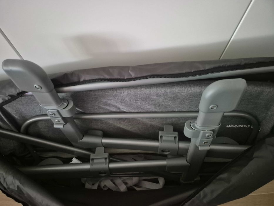 Berço Kinderkraft cinza