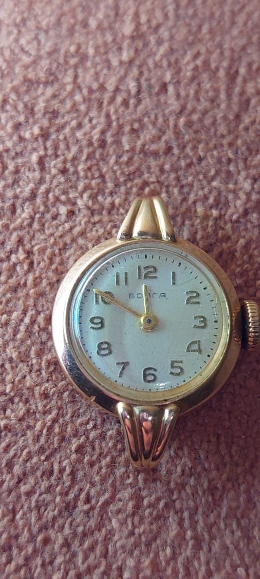 Продам золотий жіночий годинник "Волга"