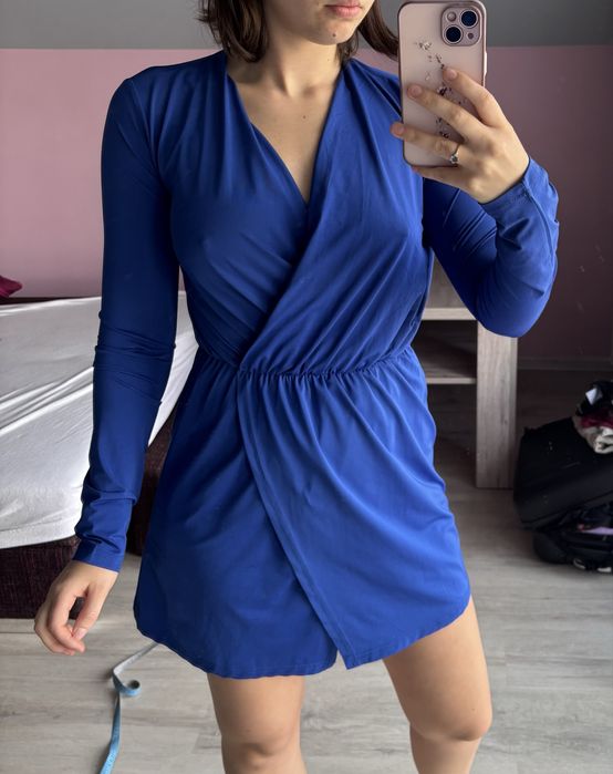 Sukienka długi rękaw kobaltowa krótka