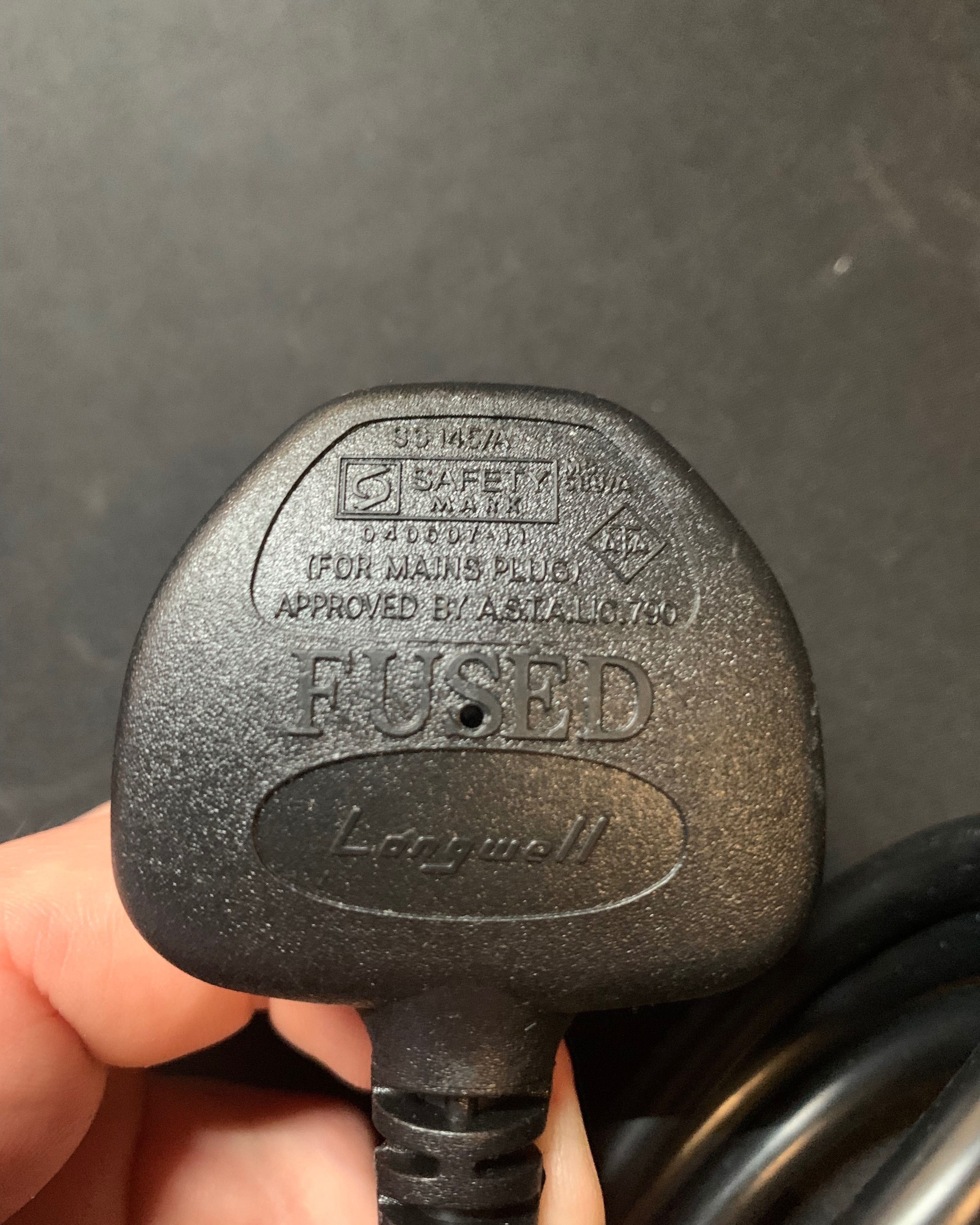 Kabel Longwell FUSED (LS-13G) 3 Pin (UK) 1.5m
