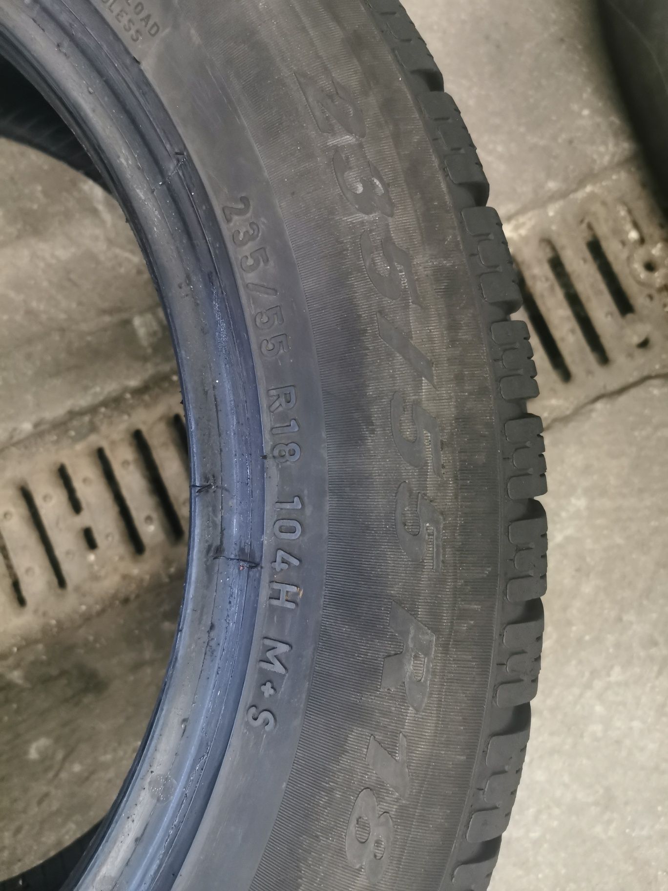 Para opon 235/55R18 104H Pirelli Sottozero 2016 rok