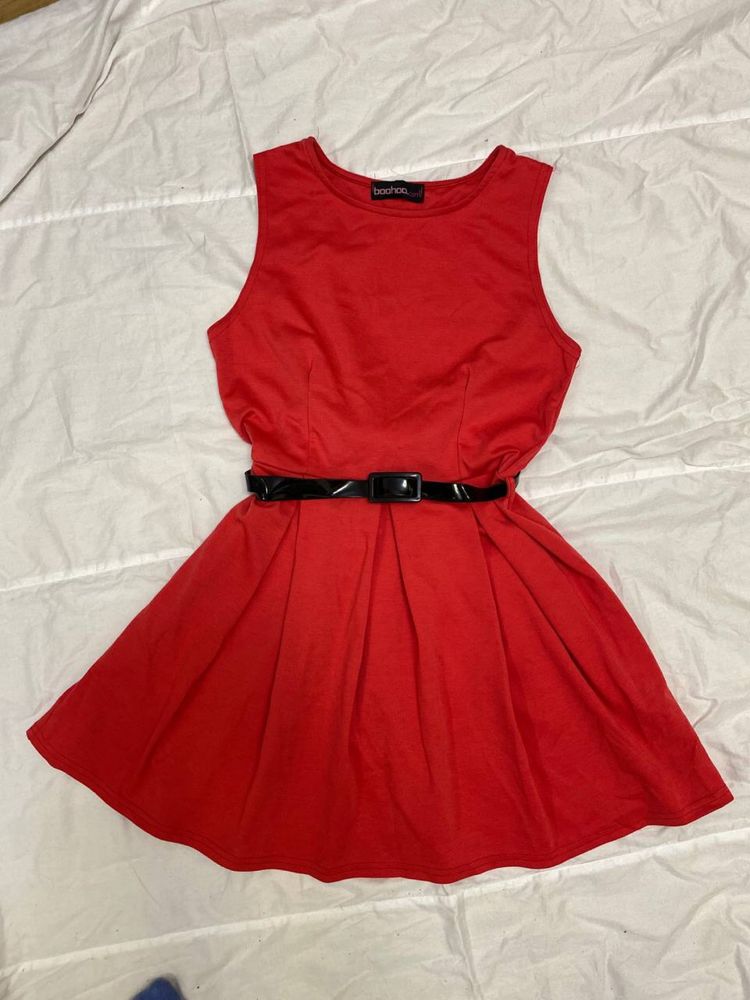 Красное платье на девочку