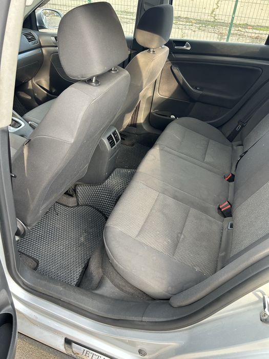 Джетта 1.6 Газ/Бензин Автомат