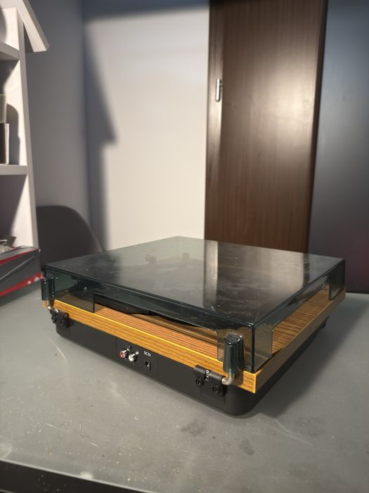 Gramofon Lenco LS-10 — dobry stan + Adapter RCA —> 3,5 mm
