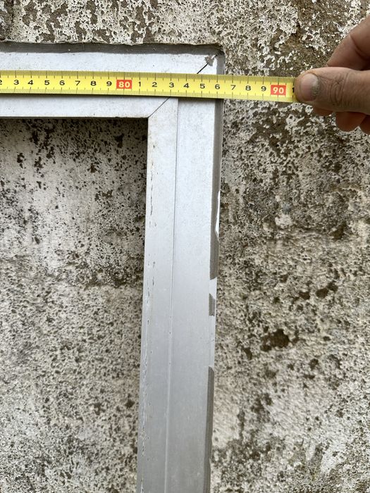 Porta de Aluminio completa com postigo