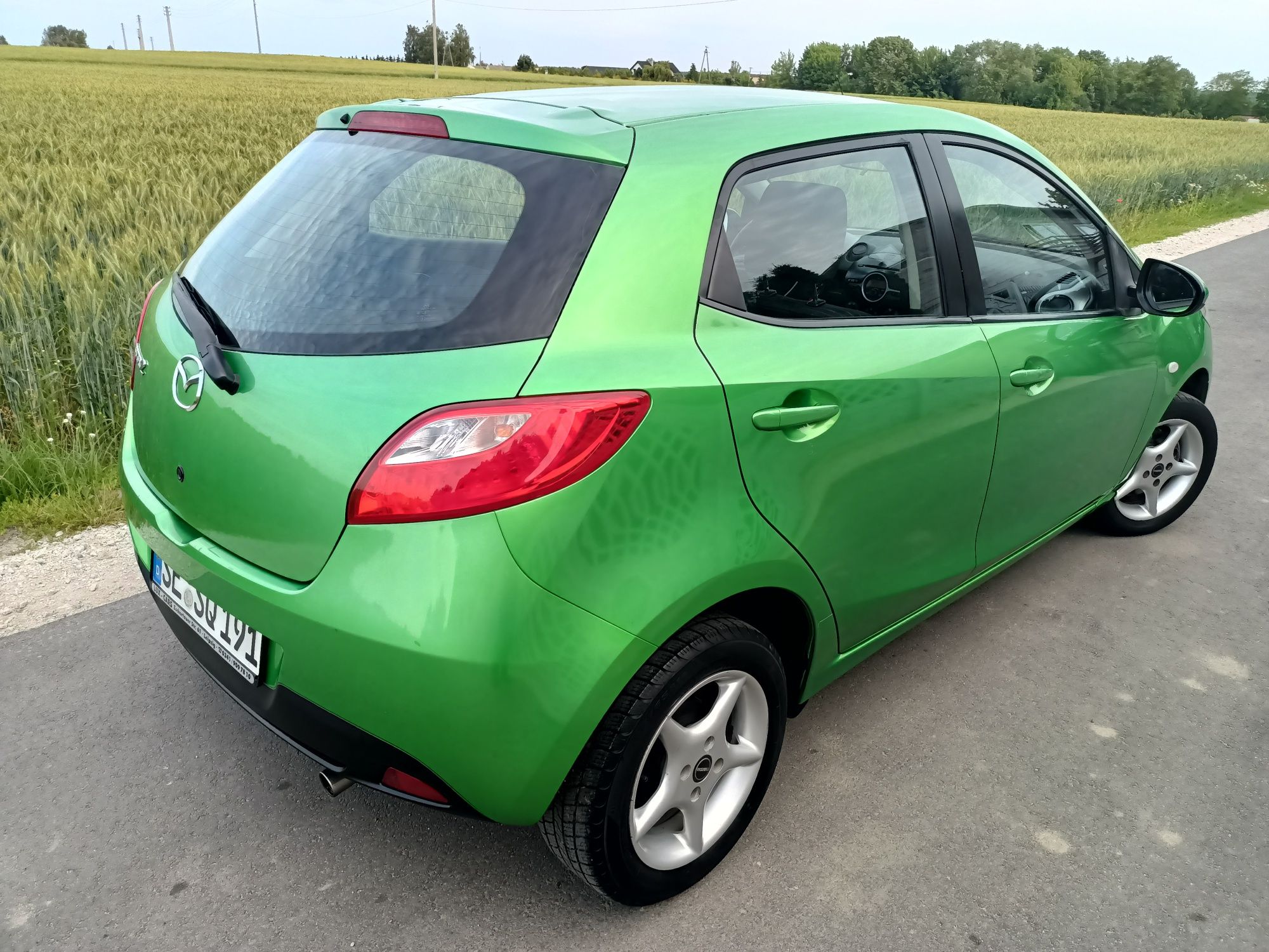 Mazda 2 z Niemiec 1,3 benzyna w super stanie.