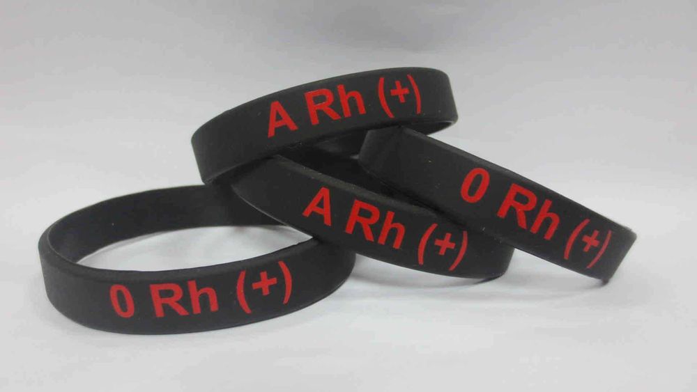 Bransoletka z grupą krwi A Rh (+) stylowa, praktyczna i ratująca życie