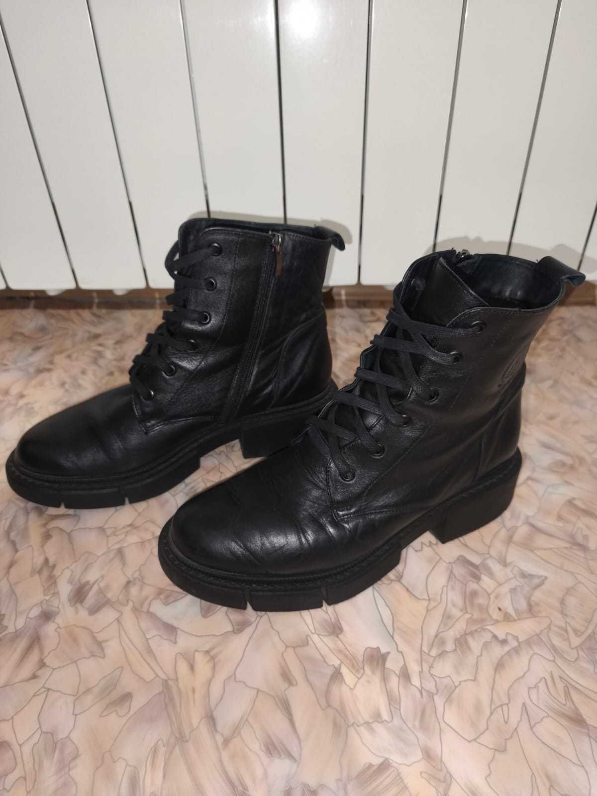 Продам жіночі кожені черевики фірми MIDA