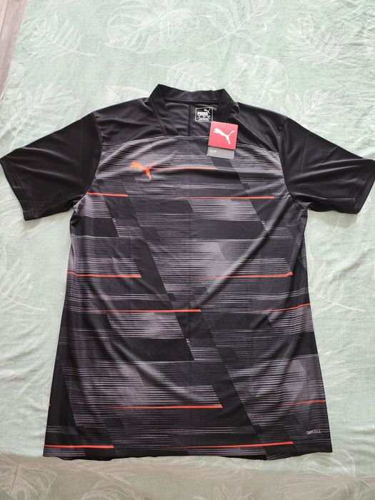 Продам чоловічу футболку Puma