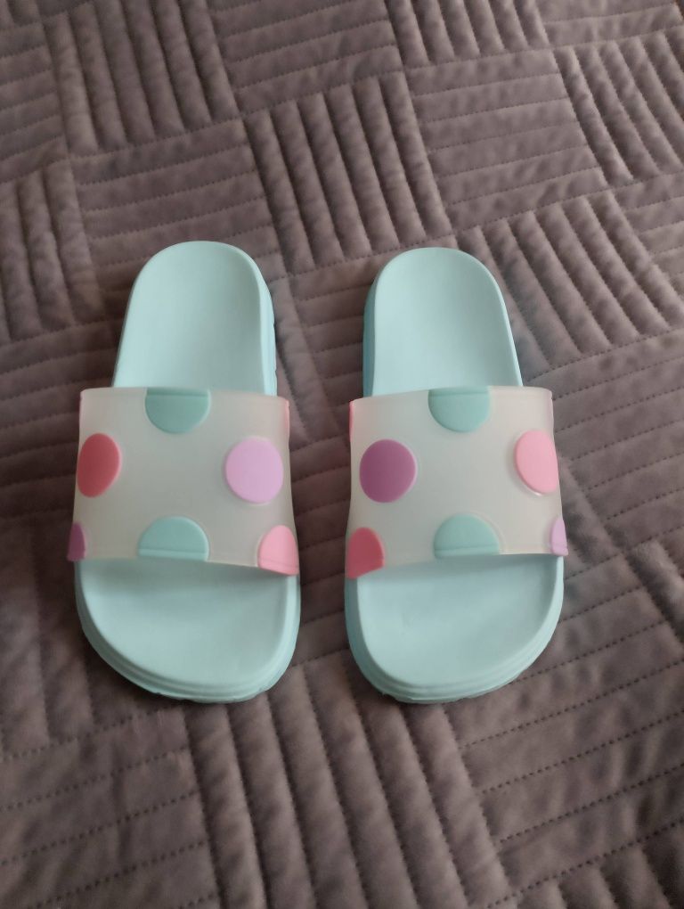Klapki basenowe plażowe dziewczęce r.36/35 wkładka 22 cm