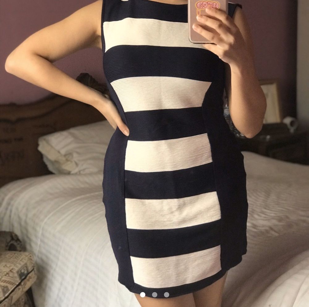 Vestido riscas azul e branco