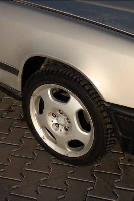 Mercedes-Benz W124 200D