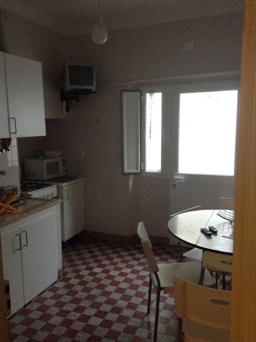 T2 dentro das muralhas às Portas de Avis