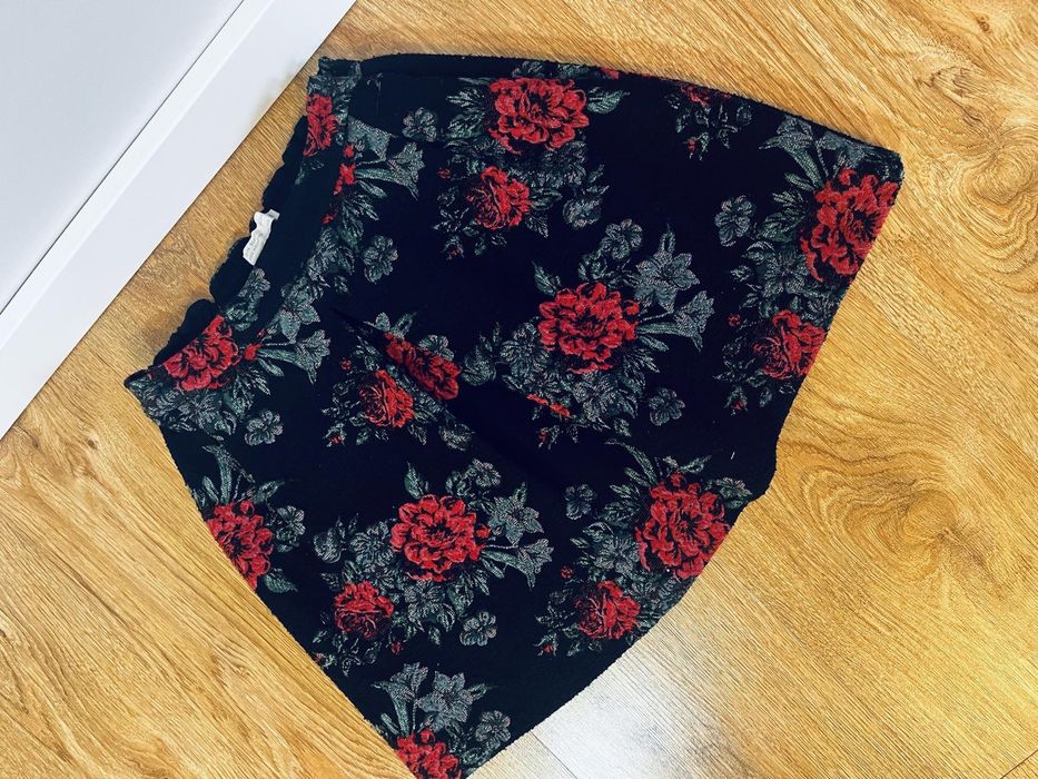 Zara mini spodniczka rozkloszowana w kwiaty xs