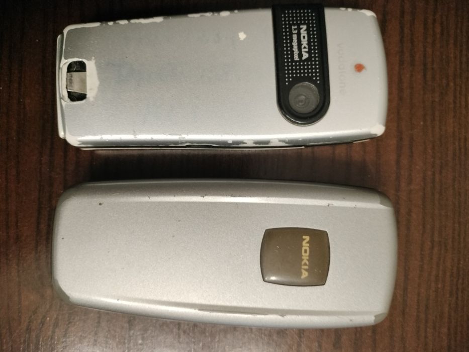 Nokia 2 telemóveis antigos e câmara e Flash telemóveis antigos Siemens