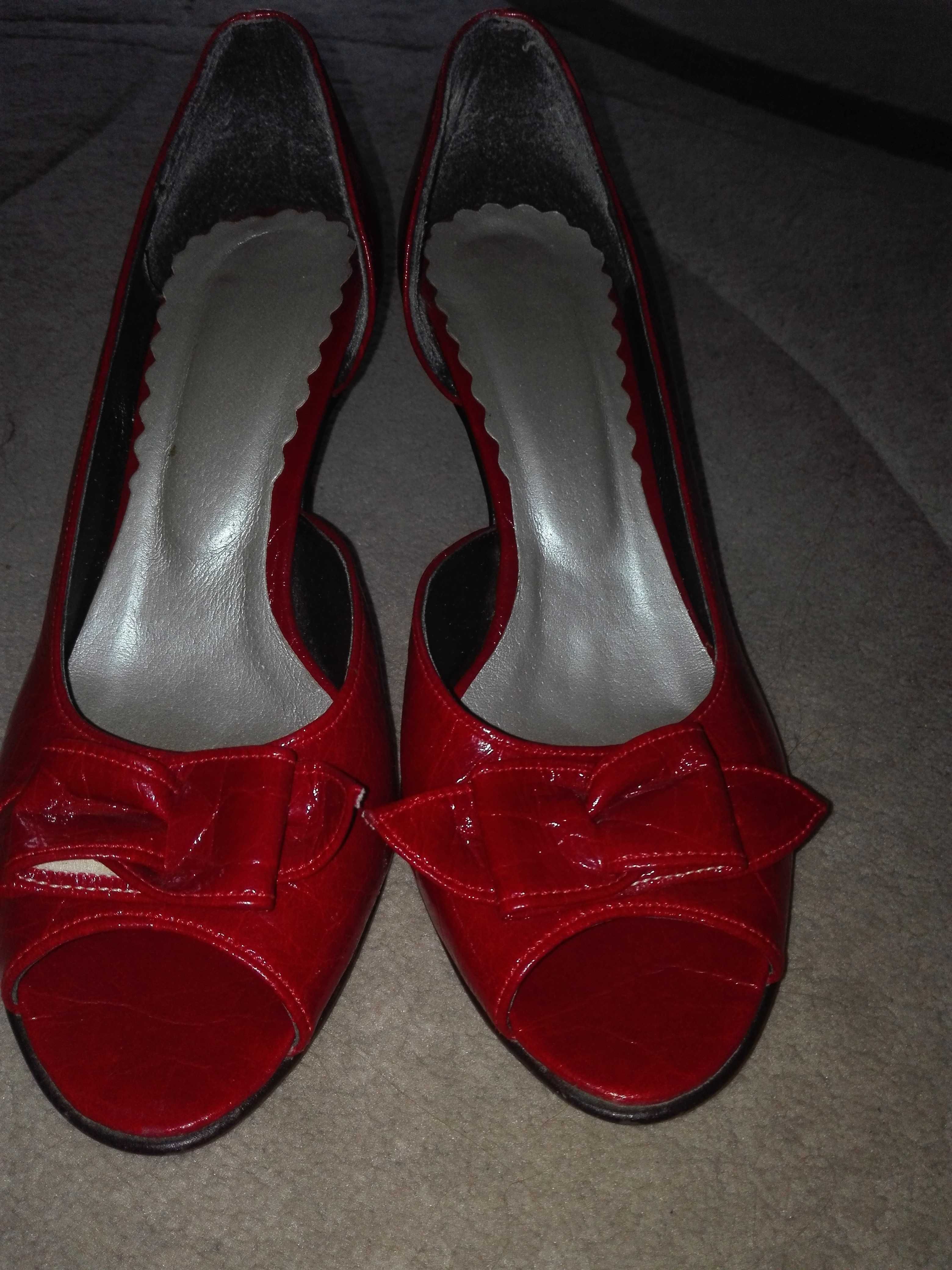 Buty 39 na szpilce