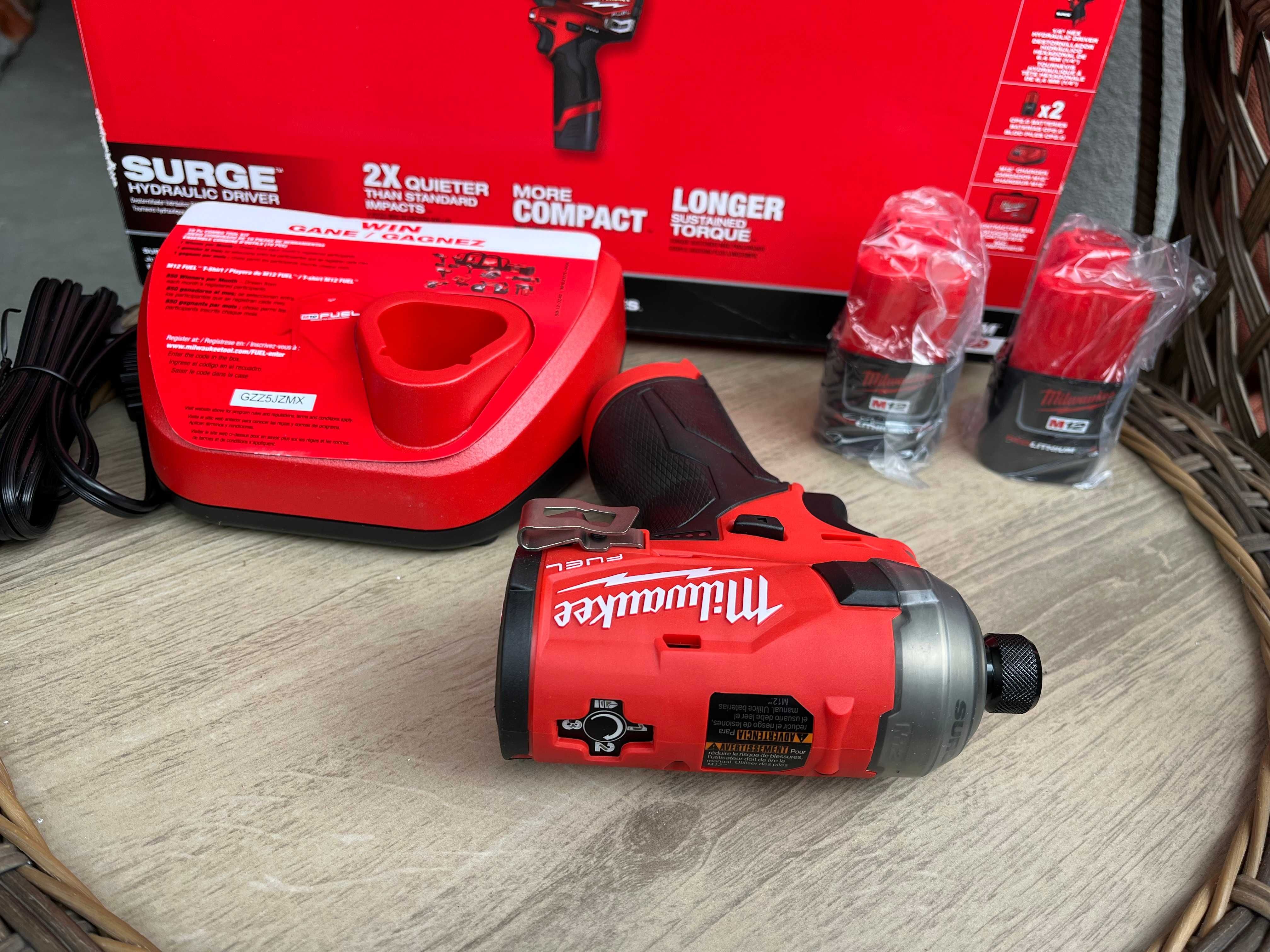 MILWAUKEE m12 zestaw surge FQID-0