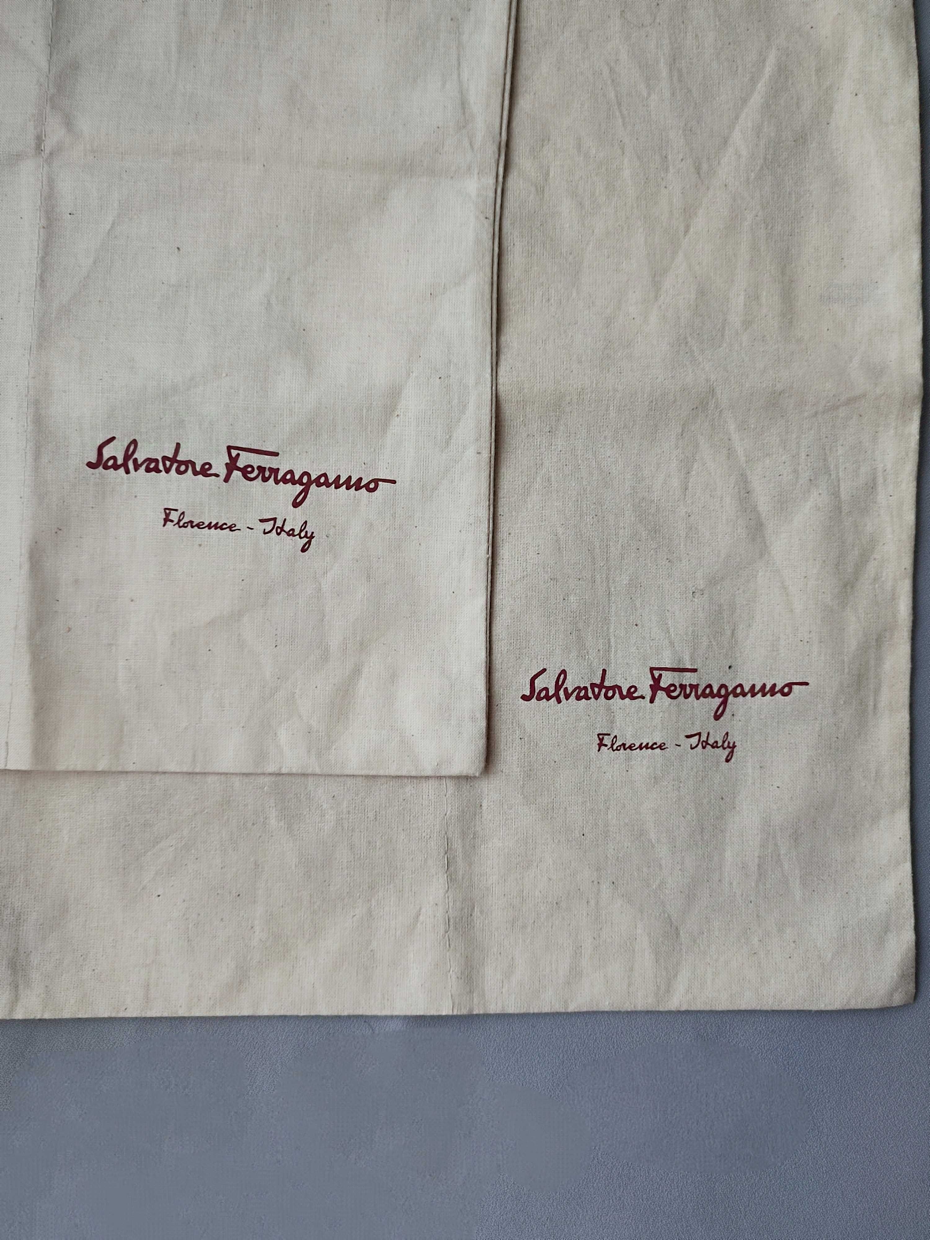 Пыльник, чехол для хранения обуви
Salvatore Ferragamo, оригинал