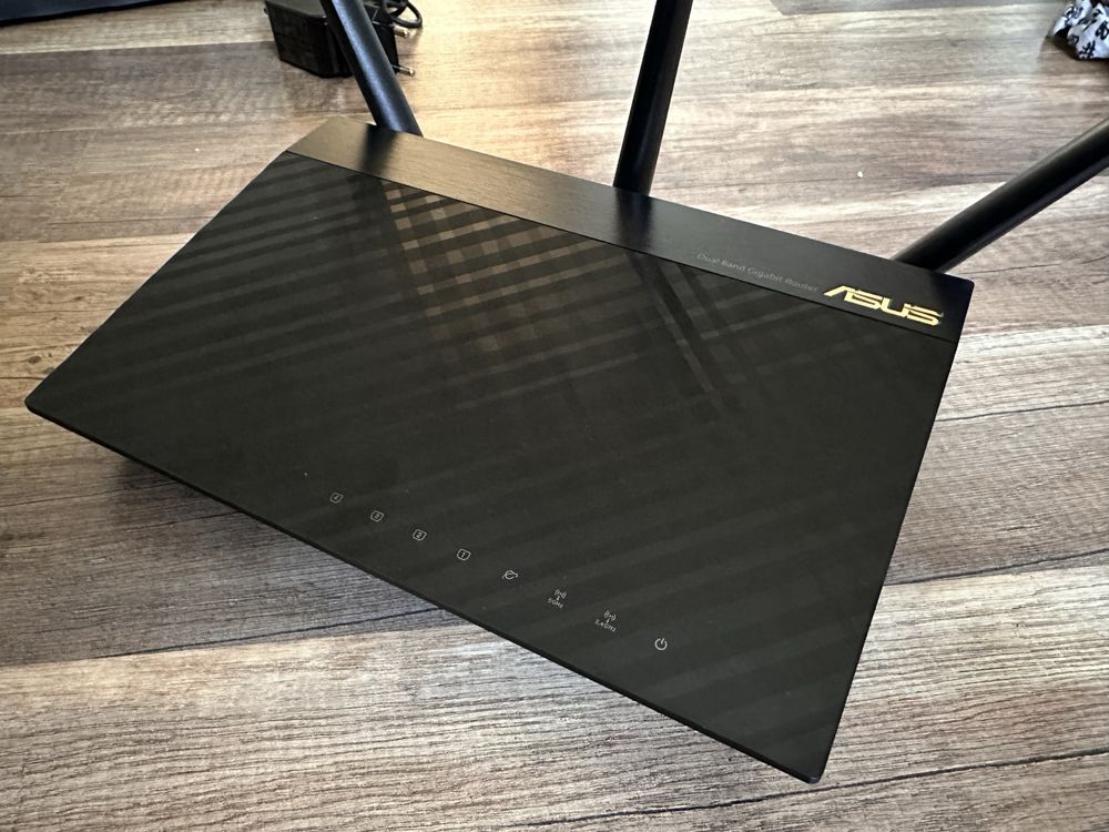 Router Asus RT-AC66U