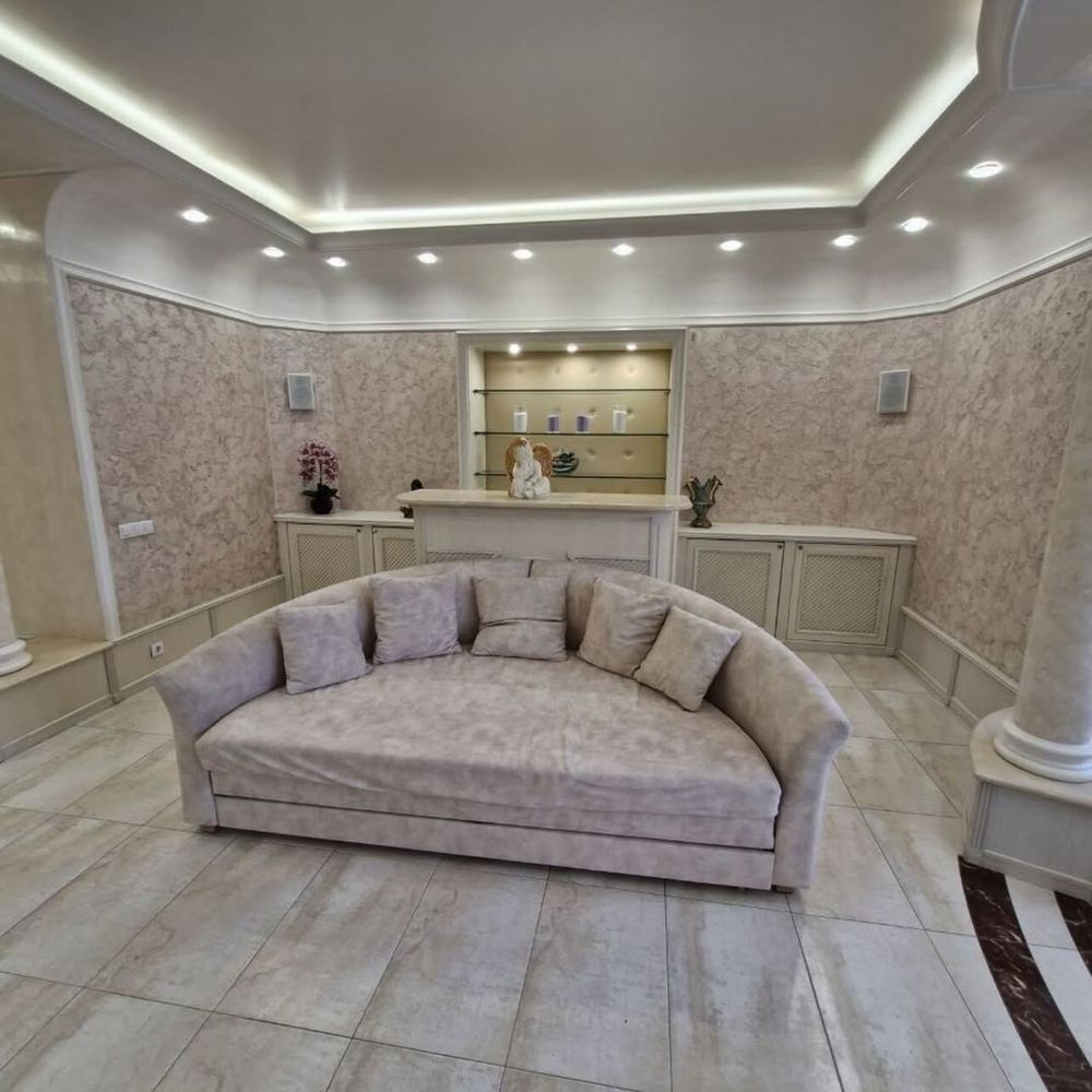 Продам 3-комн.квартиру 153 м.кв. Ремонт.В центре. Созидатель. Гоголя.