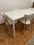 Mesa e cadeiras IKEA