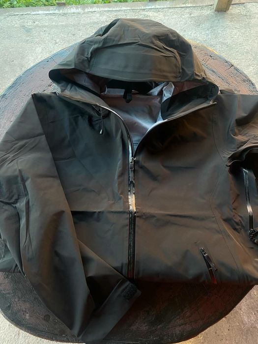 Вітровка arcteryx beta Lt