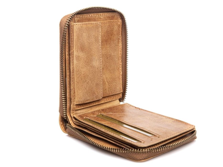skórzany mały praktyczny męski portfel marki wild