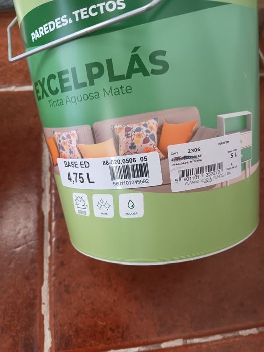 Tinta cor marfim