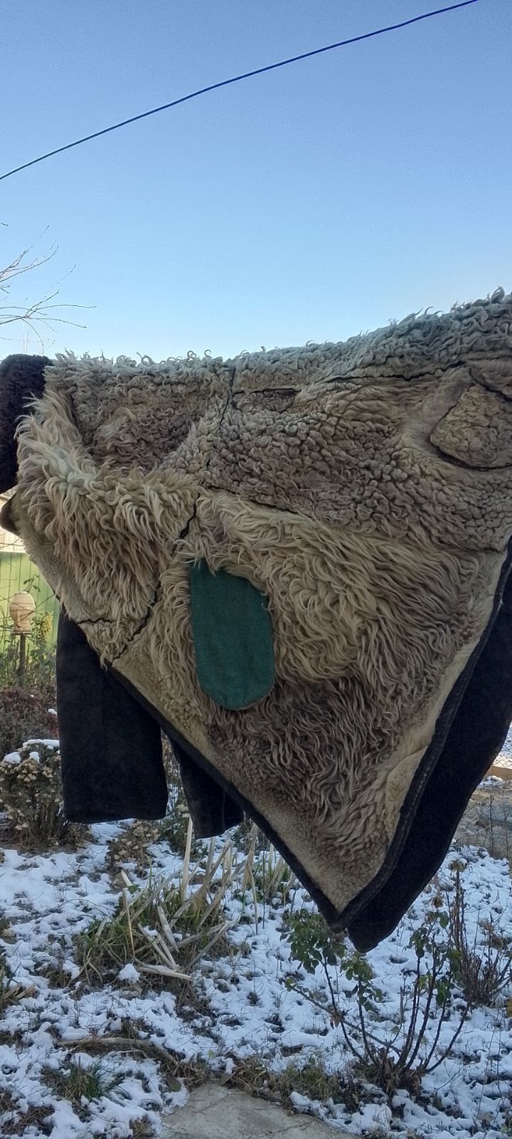 Продам старовинні кожухи.