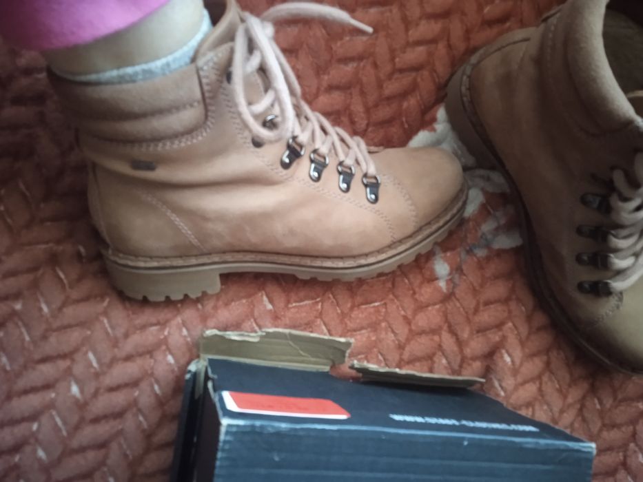 Кожаные женские ботинки