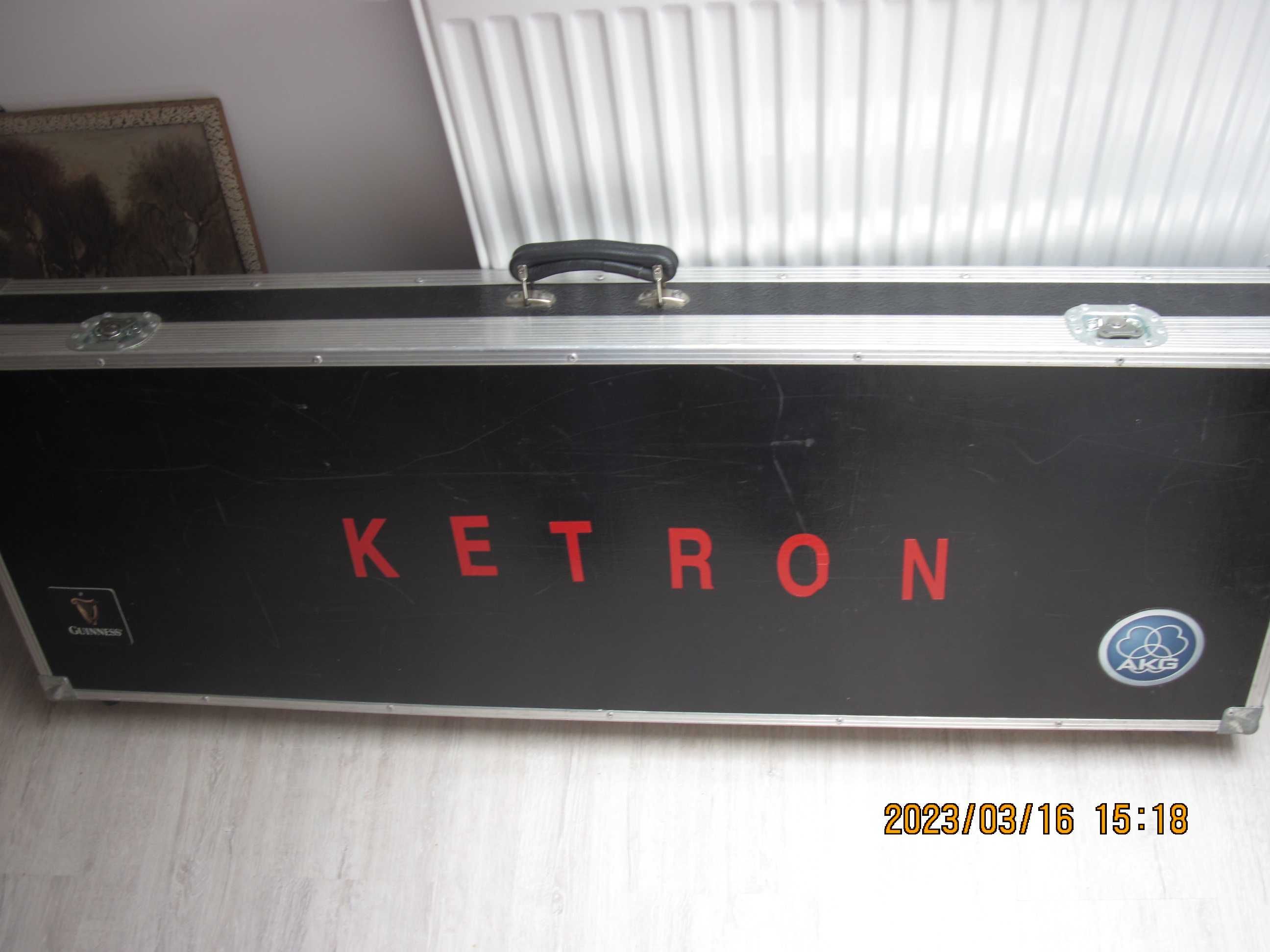 Hard Case Ketron SD-5, lub też inne instrumenty.