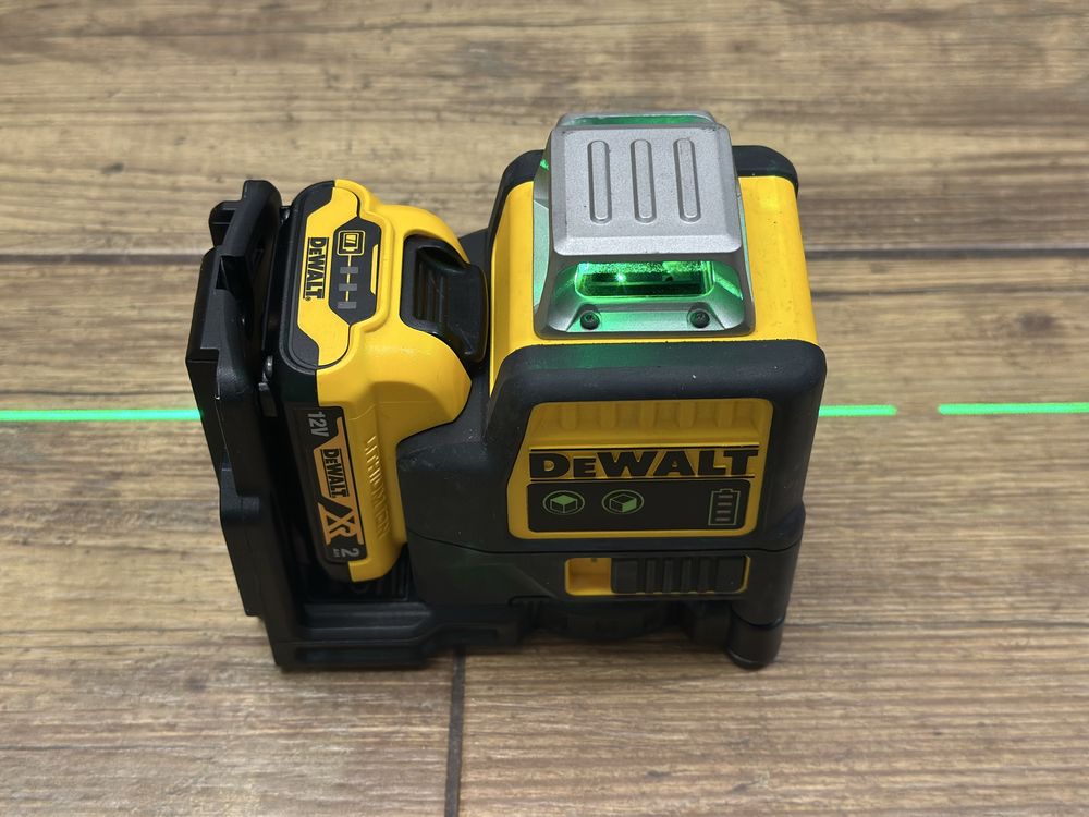 Laser krzyżowy zielony DeWALT DCE0811G 2023r. | bateria 2AH | DCB107