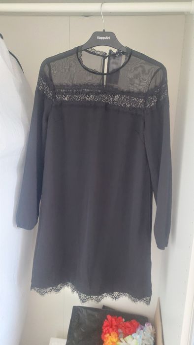 Czarna sukienka prosta i elegancka