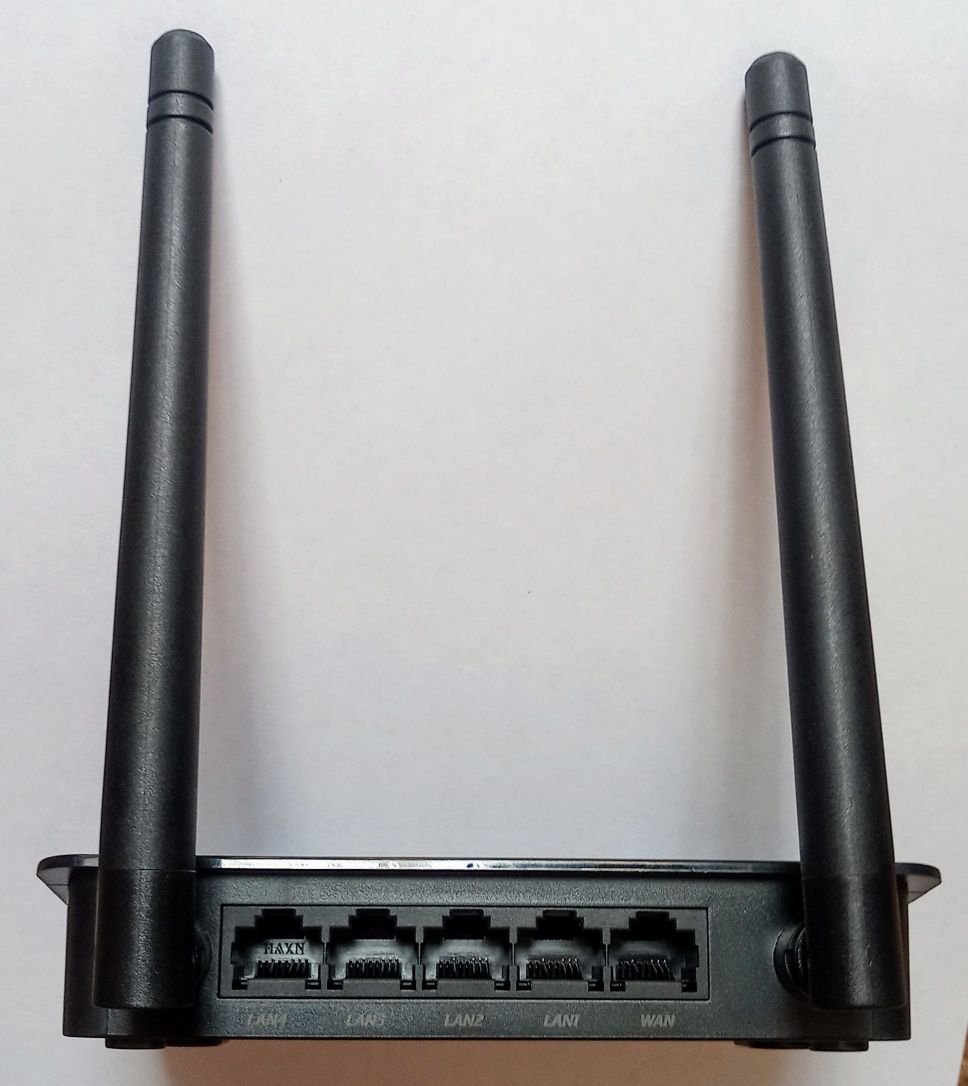 Wi Fi роутер маршрутизатор 2.4Ghz/300 Mbps Wireless N Router. Новый.