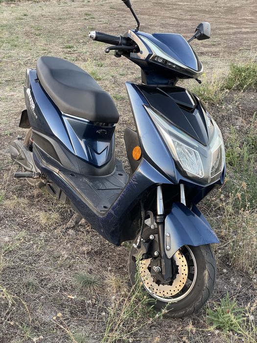 Оренда Електроскутера курʼерам Глово Болт