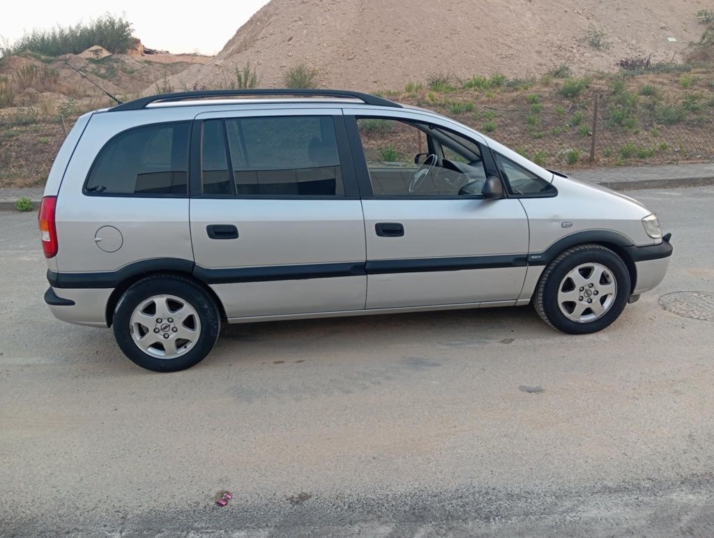 Opel Zafira 1.6 103mil KMS 7 lugares  reais 1 dono com ac 2001