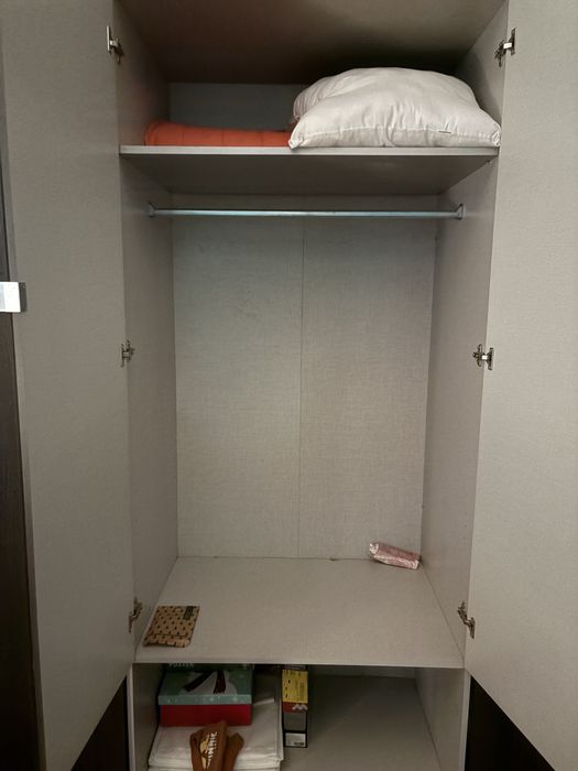 Roupeiro de 4 portas