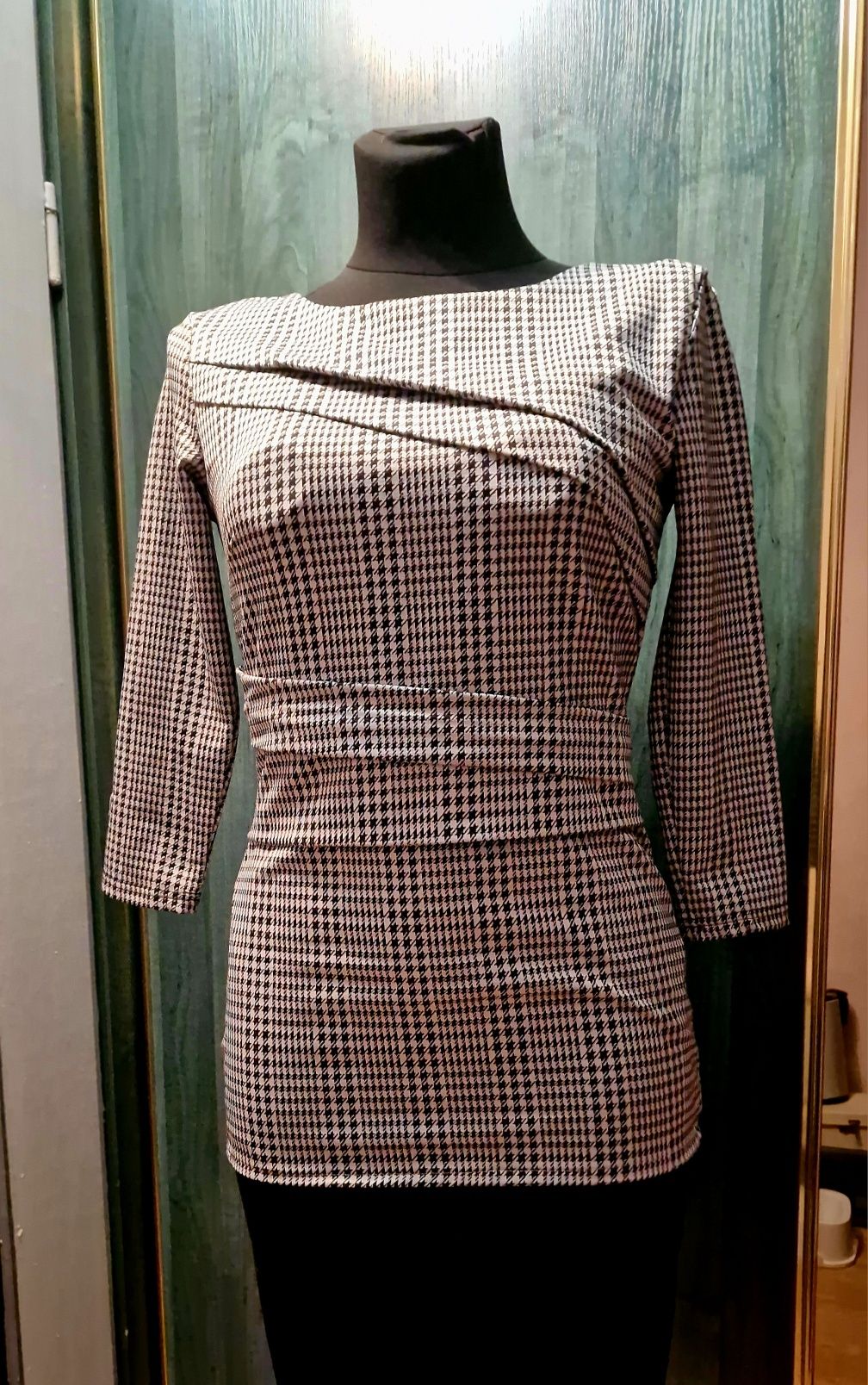 Elegancka bluzka marki Beloved Woman. Rozmiar 38.