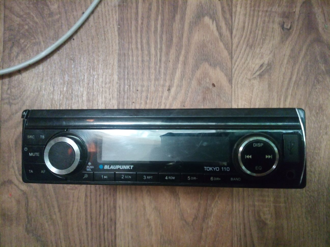 MP3-автомагнитола Blaupunkt TOKYO 110 с шахтой для установки в авто
