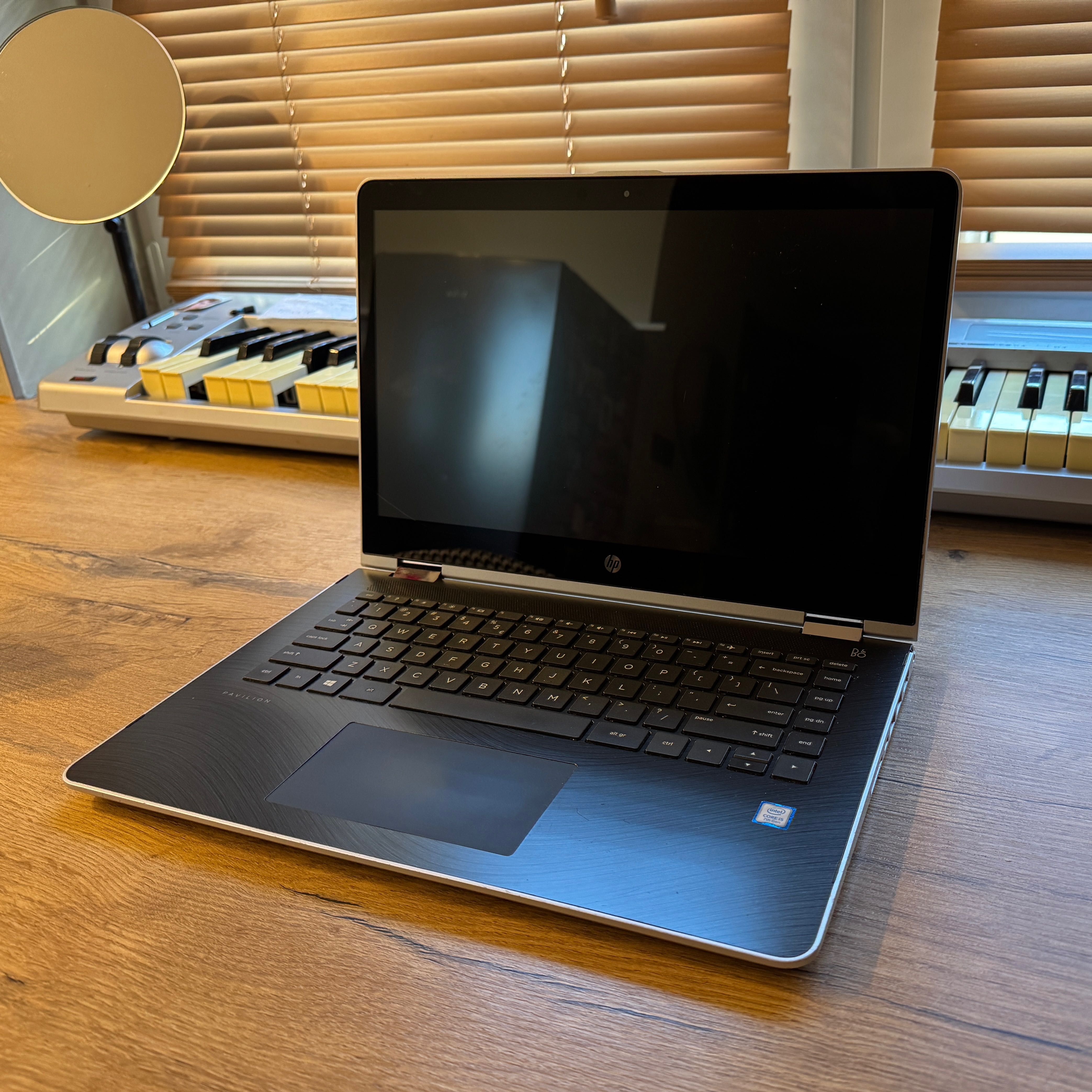 HP Pavilion x360 Convertible i5-7200 CPU, 8 GB RAM, 1 TB