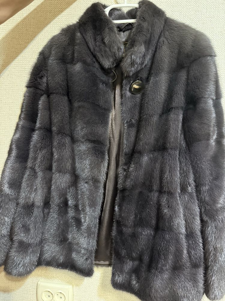 Продам шубу норковую