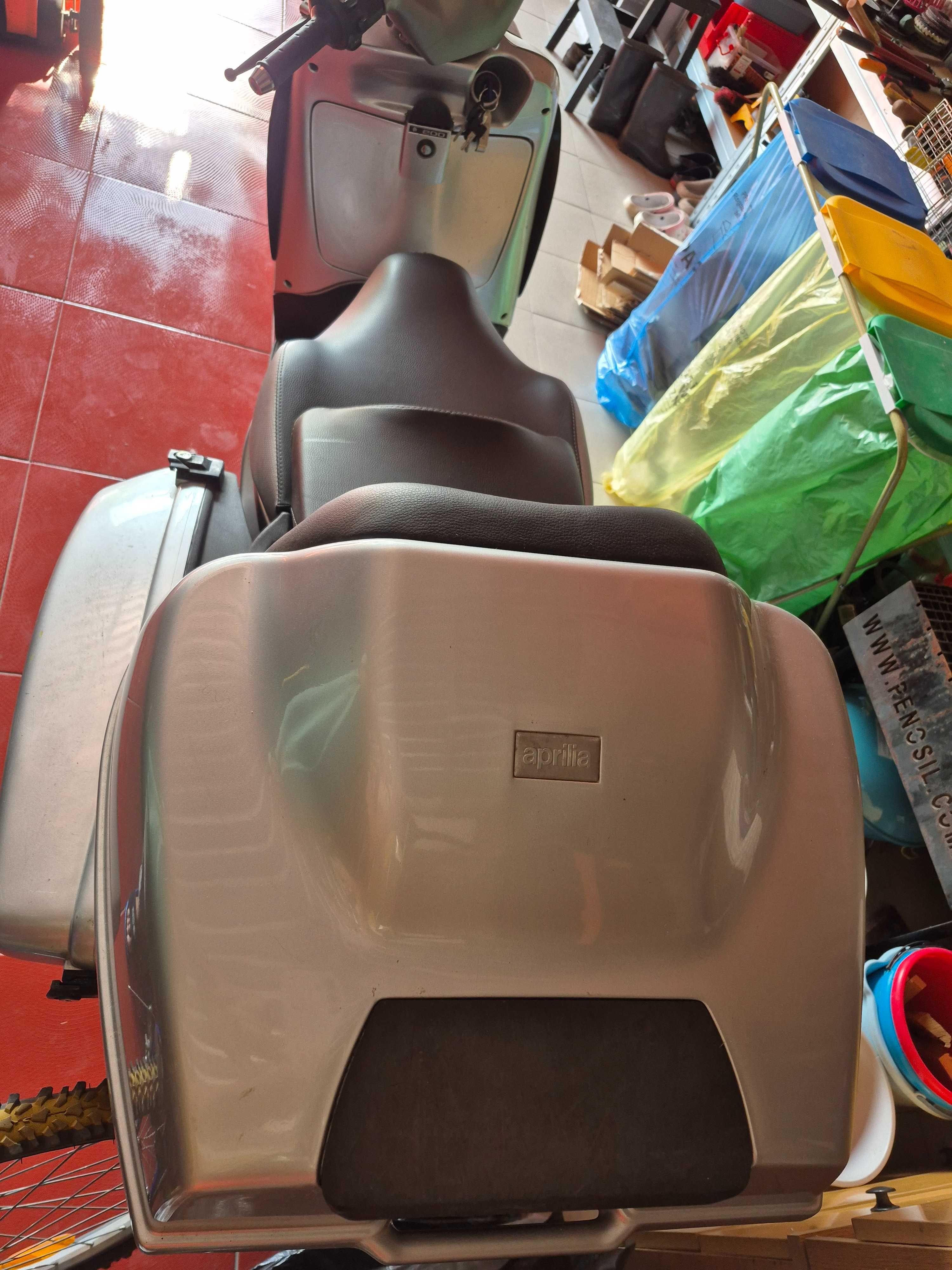 Skuter Aprilia Scarabeo