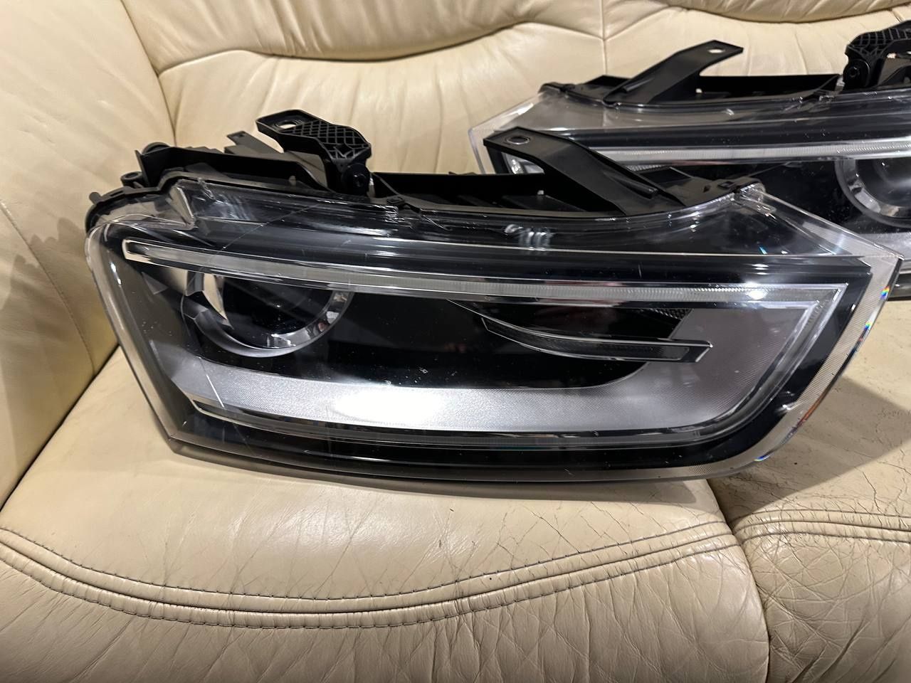 Lampa prawa Audi Q3 8U przed lift