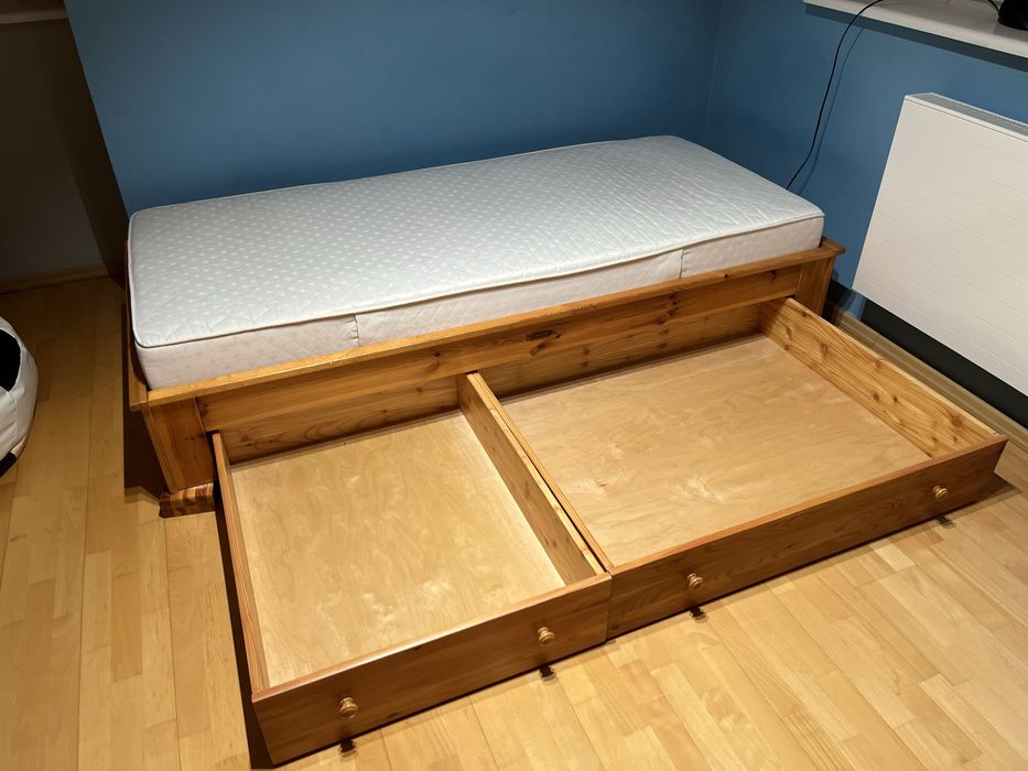Łóżko 90x200 z materacem