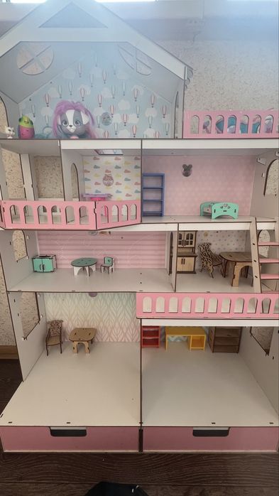 Будинок для ляльок (великий, з меблями, з одягом і інше)