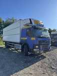 Volvo FM7 chłodnia z windą – swoje lata ma, ale silnik żyleta!