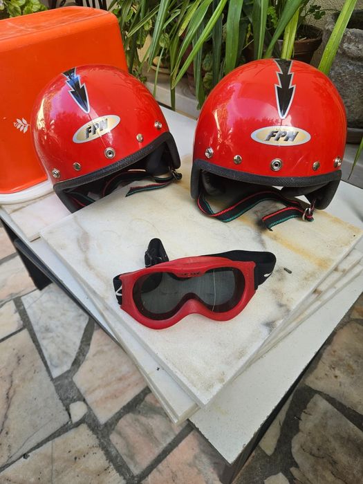 Capacetes e óculos para criança